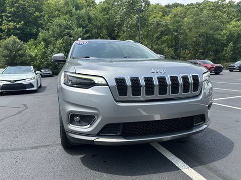 Used 2019 Jeep Cherokee Limited AWD/4WD image 11