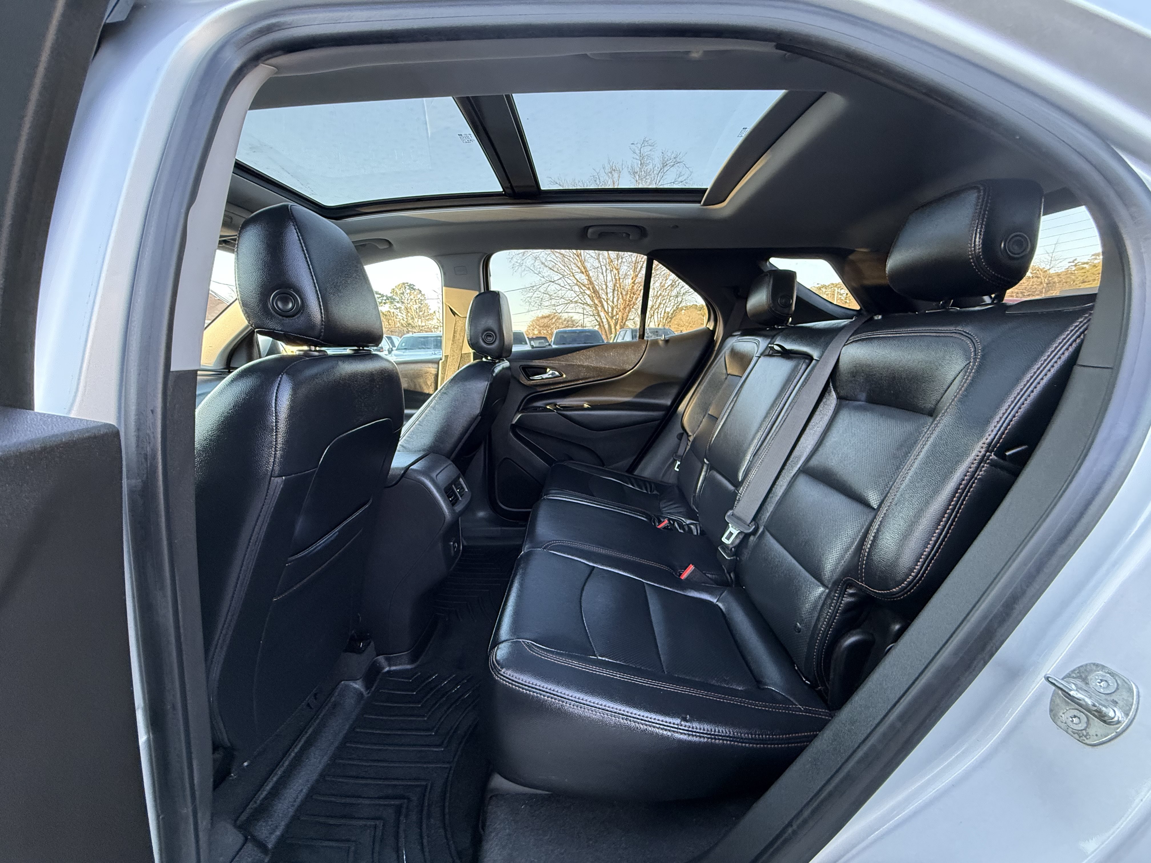 Used 2019 Chevrolet Equinox LT AWD/4WD image 14