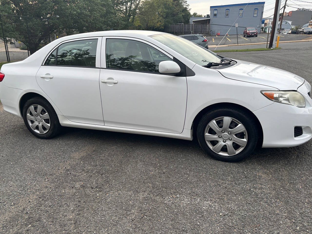 Used 2010 Toyota Corolla LE w/ LE EVP Pkg #1 FWD image 4