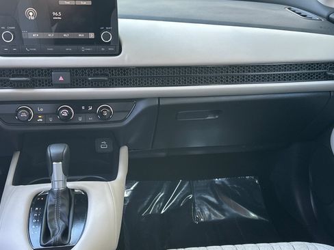 Used 2024 Honda HR-V LX image 32