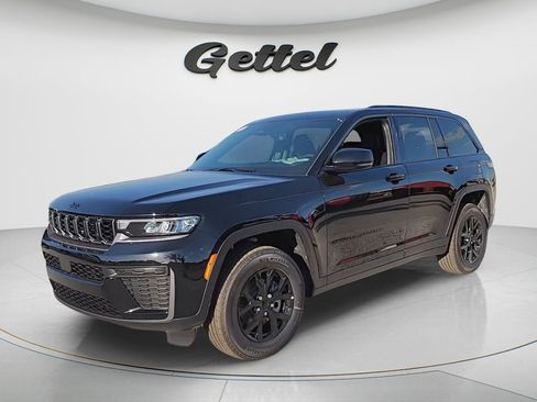 New 2026 Jeep Grand Cherokee Altitude RWD image 1