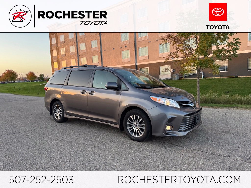 Certified 2018 Toyota Sienna XLE Premium w/ Carpet Mat Package FWD image 1