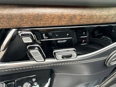 Used 2024 Jeep Grand Wagoneer Series I AWD/4WD image 25