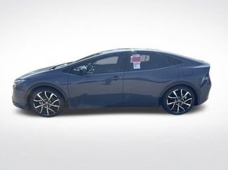 New 2026 Toyota Prius Plug-In Hybrid FWD video 2