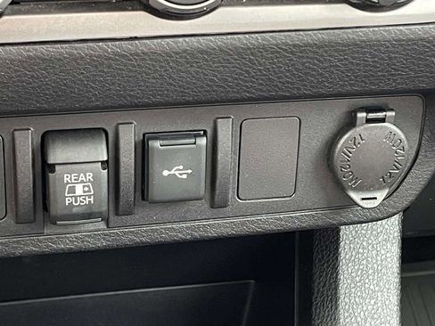 Used 2023 Toyota Tacoma SR5 w/ Technology Package AWD/4WD image 21