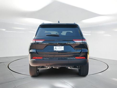 New 2025 Jeep Grand Cherokee Limited w/ Black Appearance Package AWD/4WD image 3