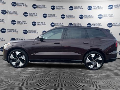 New 2025 Volvo EX90 Ultra image 2