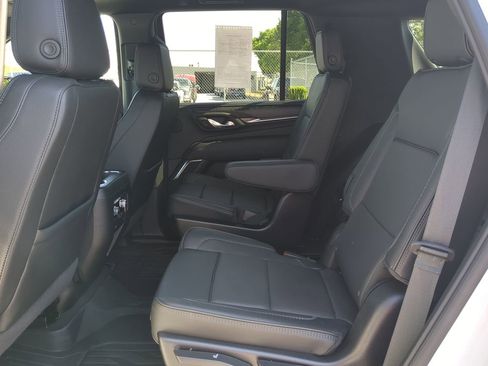 Used 2024 GMC Yukon Denali w/ Max Trailering Package AWD/4WD image 12