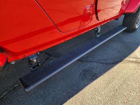 Used 2025 Jeep Gladiator Mojave image 15