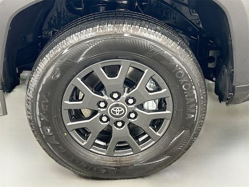 New 2026 Toyota 4Runner SR5 image 8