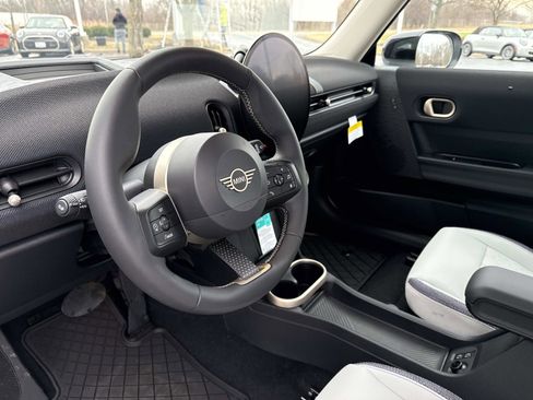 New 2026 MINI Cooper 2-Door Hardtop FWD image 18