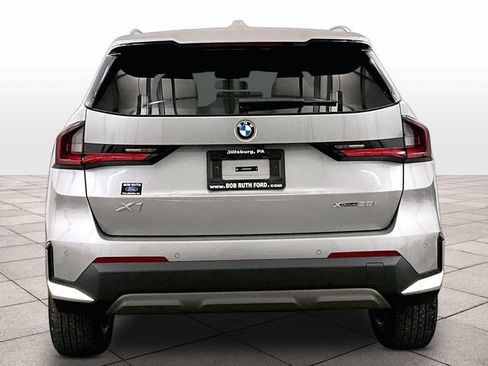 Used 2023 BMW X1 xDrive28i w/ Premium Package AWD/4WD image 4