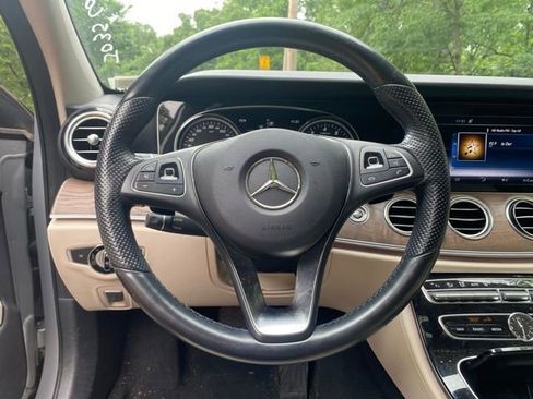 Used 2017 Mercedes-Benz E 300 4MATIC image 18