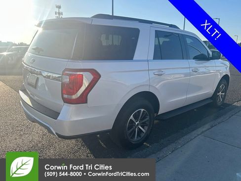 Used 2018 Ford Expedition XLT w/ Equipment Group 201A AWD/4WD image 8