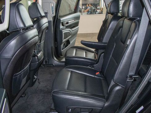 Used 2025 Kia Telluride S image 15