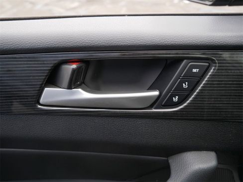 Used 2018 Hyundai Sonata Limited w/ Ultimate Package 07 image 17