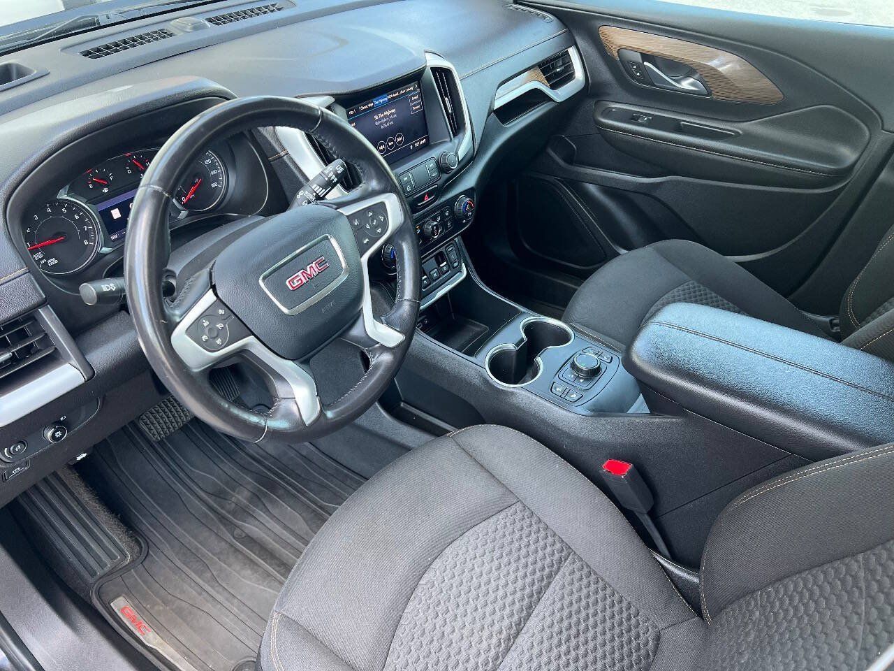 Used 2020 GMC Terrain SLE w/ Driver Convenience Package AWD/4WD image 15