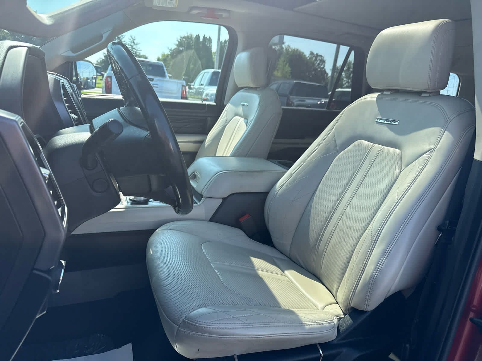 Used 2019 Ford Expedition Platinum AWD/4WD image 11