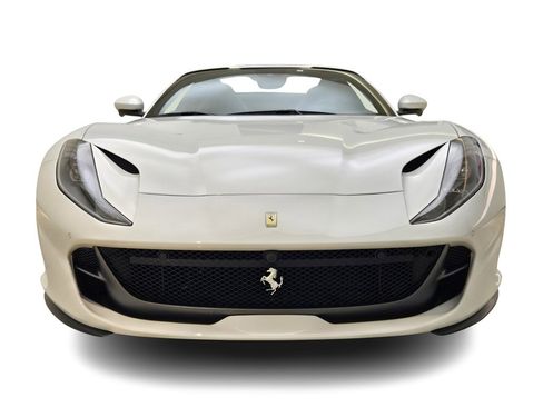Used 2022 Ferrari 812 GTS image 2