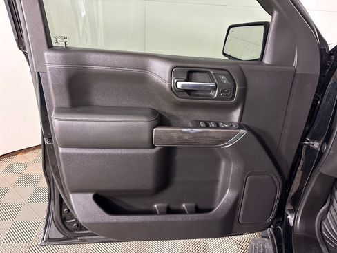 Used 2020 Chevrolet Silverado 1500 LTZ AWD/4WD image 15