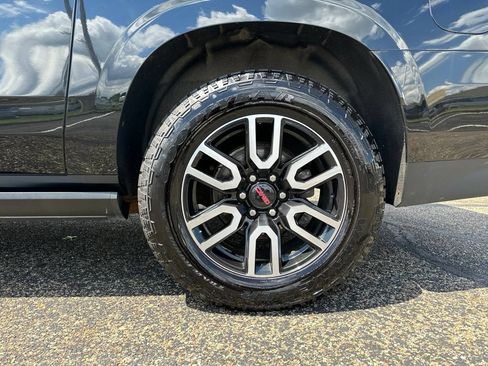 Used 2021 GMC Yukon XL AT4 w/ AT4 Premium Plus Package AWD/4WD image 23