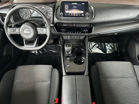 Used 2022 Nissan Rogue SV image 15