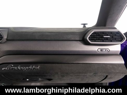 Used 2024 Lamborghini Urus Performante AWD/4WD image 38