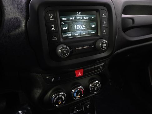 Used 2016 Jeep Renegade Latitude w/ Cold Weather Group AWD/4WD image 27