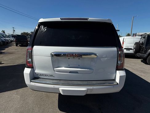 Used 2020 GMC Yukon XL Denali image 4