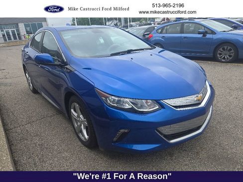 Used 2018 Chevrolet Volt LT w/ Comfort Package FWD image 3