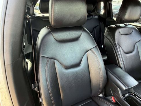 Used 2024 Jeep Compass Limited AWD/4WD image 32