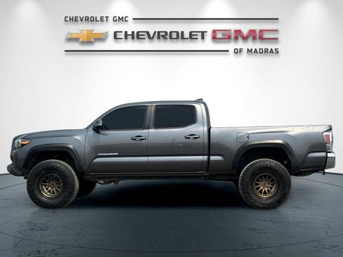 Used 2021 Toyota Tacoma TRD Off-Road AWD/4WD image 6