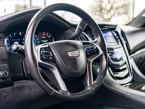 Used 2017 Cadillac Escalade Platinum AWD/4WD image 15