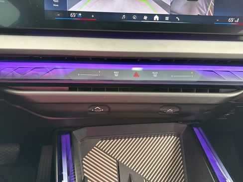 Used 2025 BMW X3 xDrive30i w/ Premium Package image 28