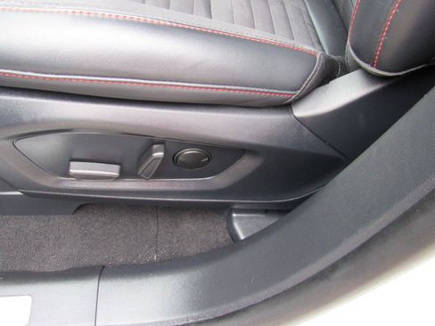 Used 2025 Ford Explorer ST-Line AWD/4WD image 16