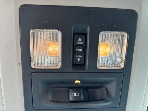 Used 2014 RAM 1500 Laramie w/ Convenience Group image 18