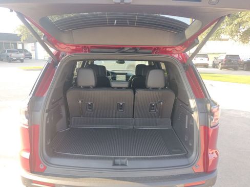 New 2026 GMC Acadia AT4 w/ LPO, Floor Liner Package image 28
