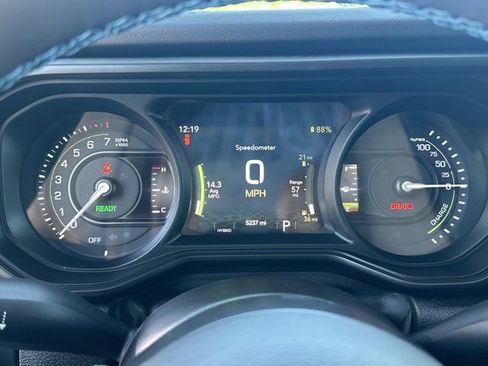 Used 2024 Jeep Wrangler Unlimited Rubicon 4xe w/ Technology Group image 31