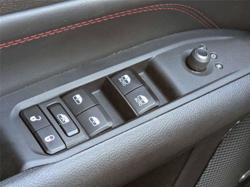 Certified 2025 Jeep Compass Trailhawk w/ Trailhawk Elite Group AWD/4WD image 29