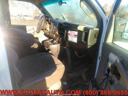 Used 2017 GMC Savana 2500 Extended image 6