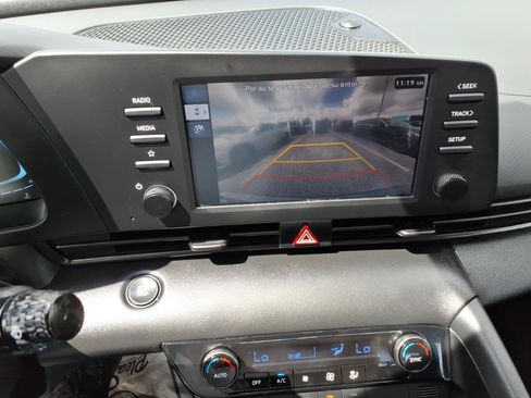 Used 2025 Hyundai Elantra Sport FWD image 16