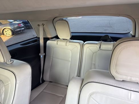 Used 2022 Lincoln Aviator Black Label w/ Class IV Trailer Tow Package image 14