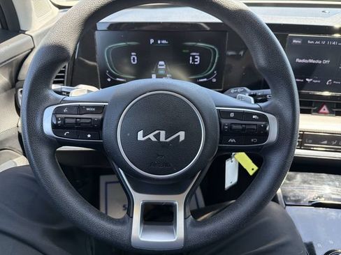Used 2023 Kia Sportage LX AWD/4WD image 11