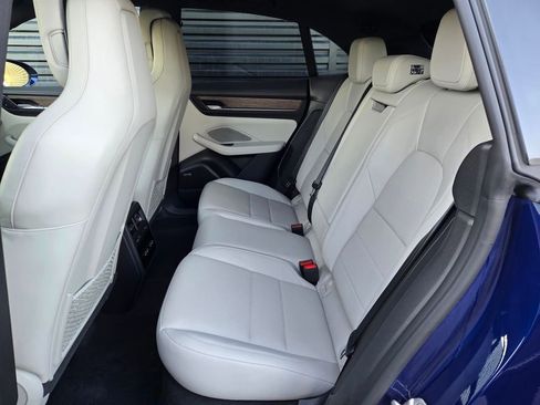 New 2025 Porsche Macan 4S Electric image 18