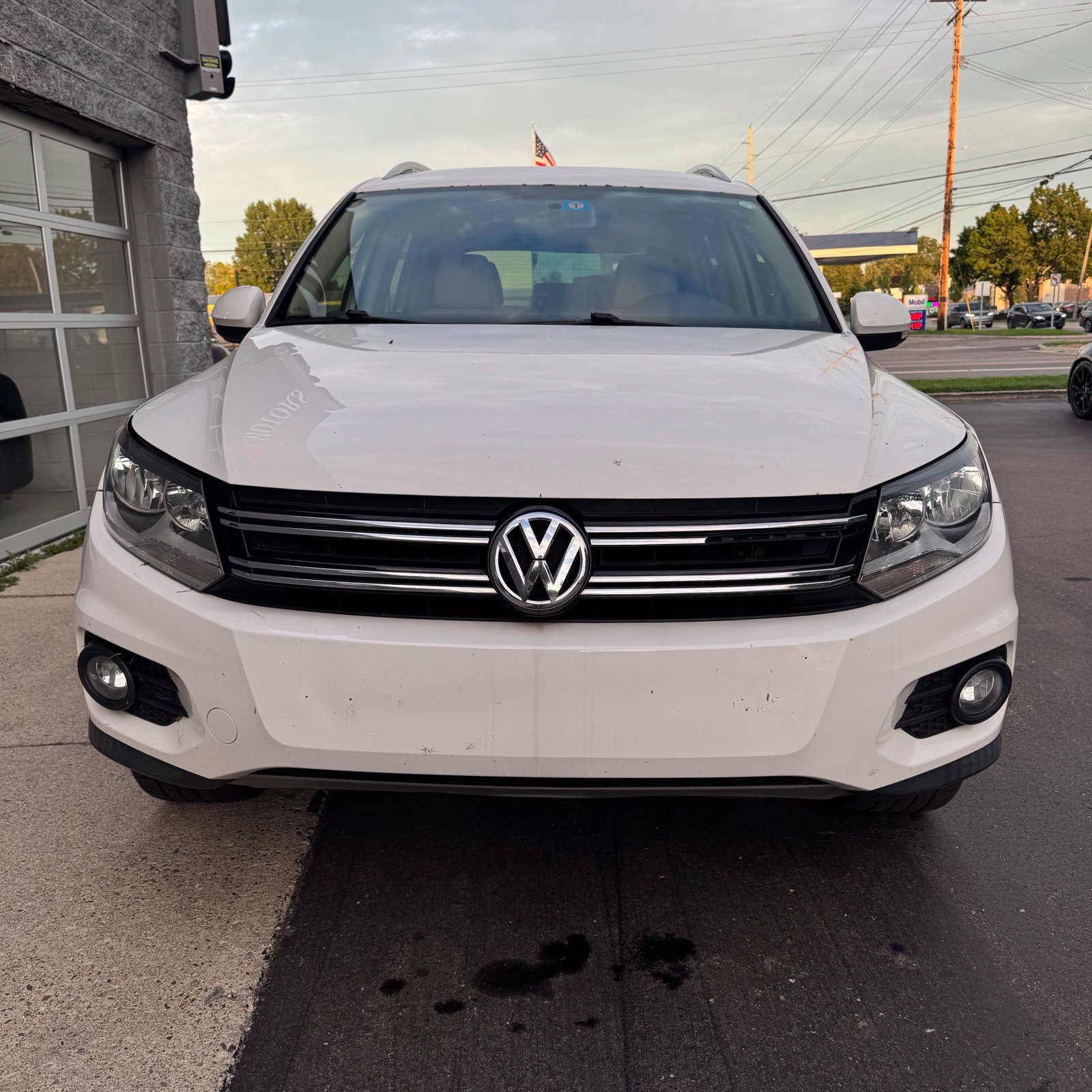 Used 2013 Volkswagen Tiguan S FWD image 2