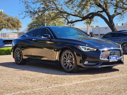 Used 2019 INFINITI Q60 3.0t Luxe w/ Essential Package image 3
