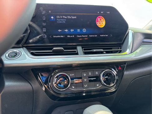 Certified 2024 Chevrolet Trax LT w/ Driver Confidence Package image 10