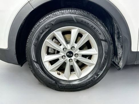 Used 2019 Kia Sorento AWD V6 image 30