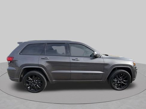 Used 2020 Jeep Grand Cherokee Altitude AWD/4WD image 7