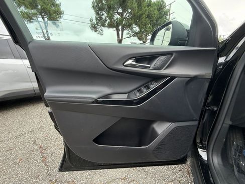 Used 2025 Chevrolet Equinox LT image 20